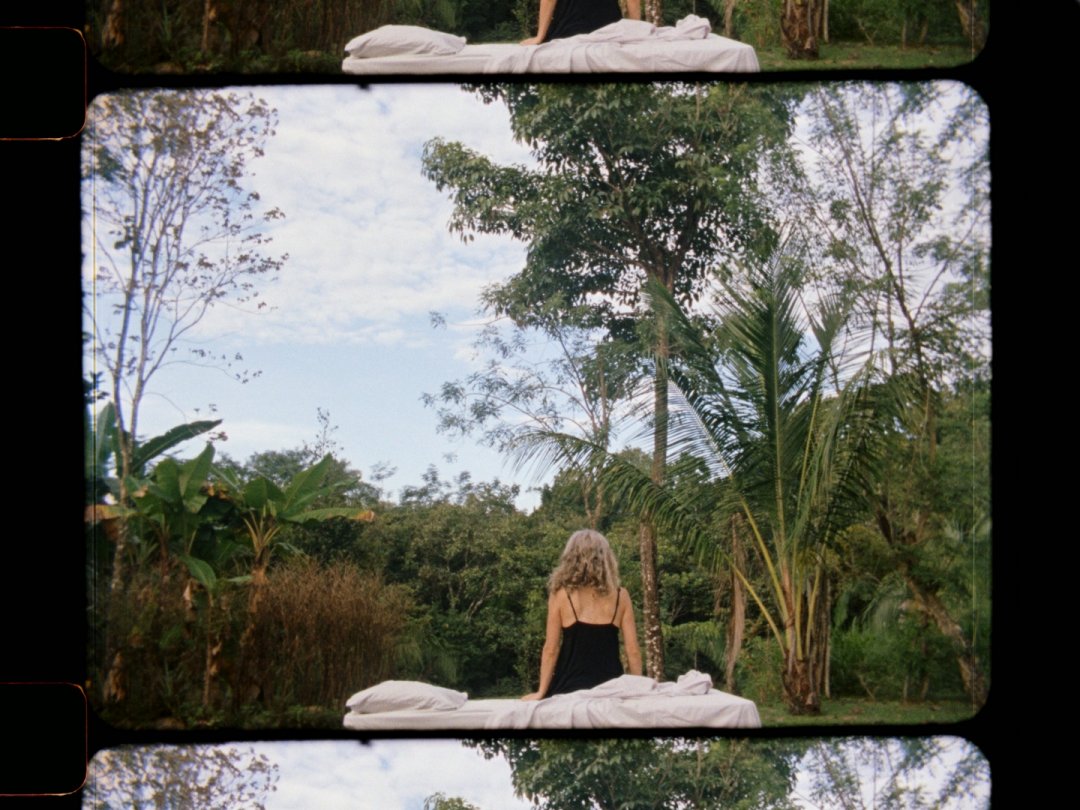 FrameDiscreet's tweet image. Recent work by Bridget Farr Redmond
Timed &amp;amp; Flat versions
16mm Colour Film OverScan