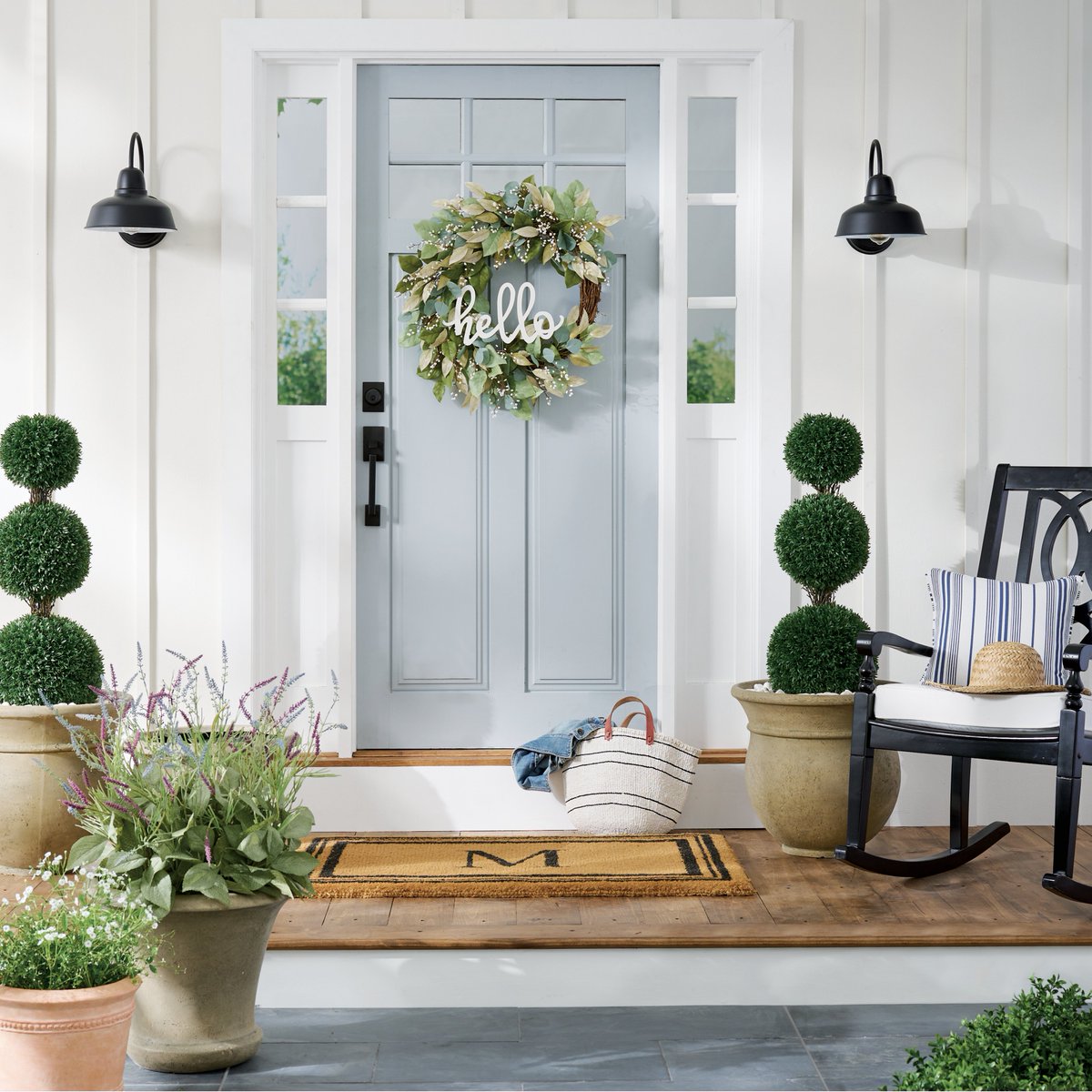 An entrance that makes you want to see more ✨---> bit.ly/3LK4w3J

#grandinroad #loveyourhomemore