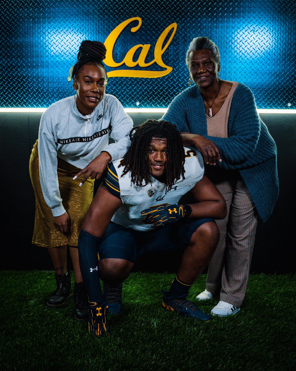 Tidiane_DL's tweet image. Thank you mom, I’m Proud of You
I will take care of Ours and
I will become the King I promised I would Be
May God open the Gates of Heaven for You 
Rest in peace my Loving Mom 23/11/1967 - 25/04/23 🕊️

Committed @Coach_Sooto @CoachDonerson @AR_FRecruitment #GoBears #DreamU 🇫🇷🇬🇦🇬🇳