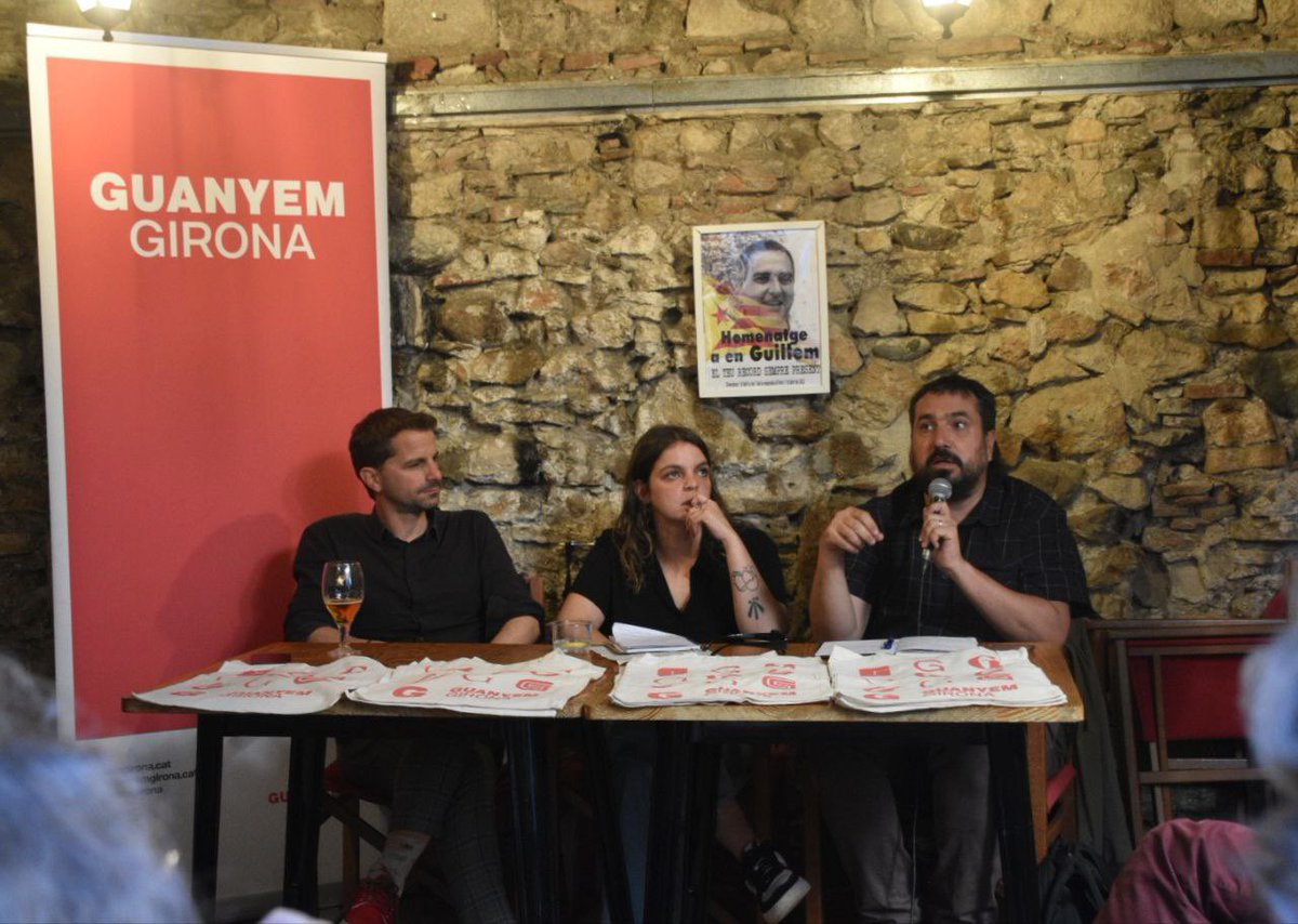 GuanyemGirona's tweet photo. Avui som a @El_Forn per parlar del paper dels municipis en el camí cap a la independència.

Amb en @sergifont, la @Ccostaca i en @danicornella. https://t.co/X1XsK54XLA
