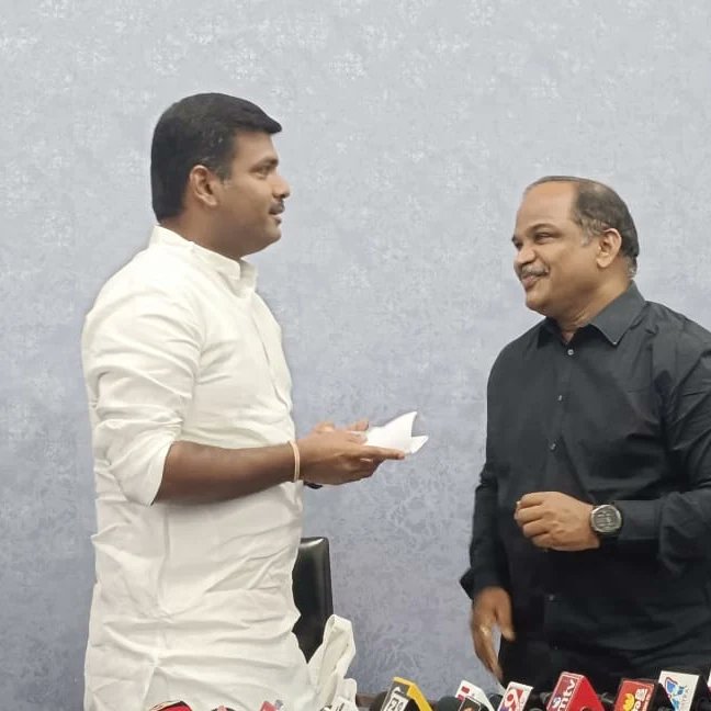 journlistvarma's tweet photo. Meet young Minister G. Amar to take action on vjf membership and elections due to past 12 year's pending. Un official committee miss using Rules.. https://t.co/BHbQKKVcRF
