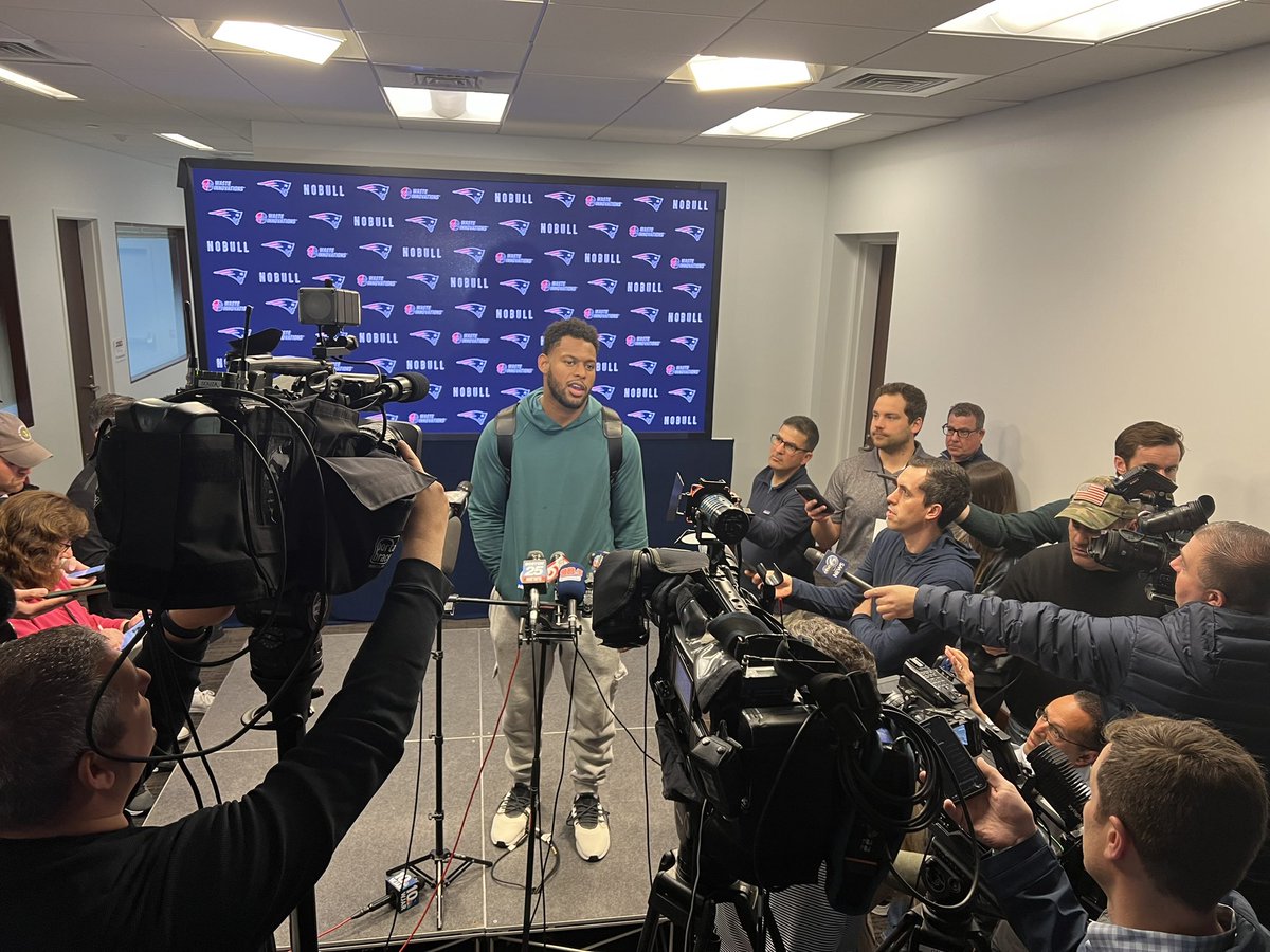 .<a href="/TeamJuJu/">JuJu Smith-Schuster</a> just finished speaking to the media. Watch <a href="/ButchStearns/">Butch Stearns</a> on tonights newscasts for his comments on joining the <a href="/Patriots/">New England Patriots</a> #Boston25
