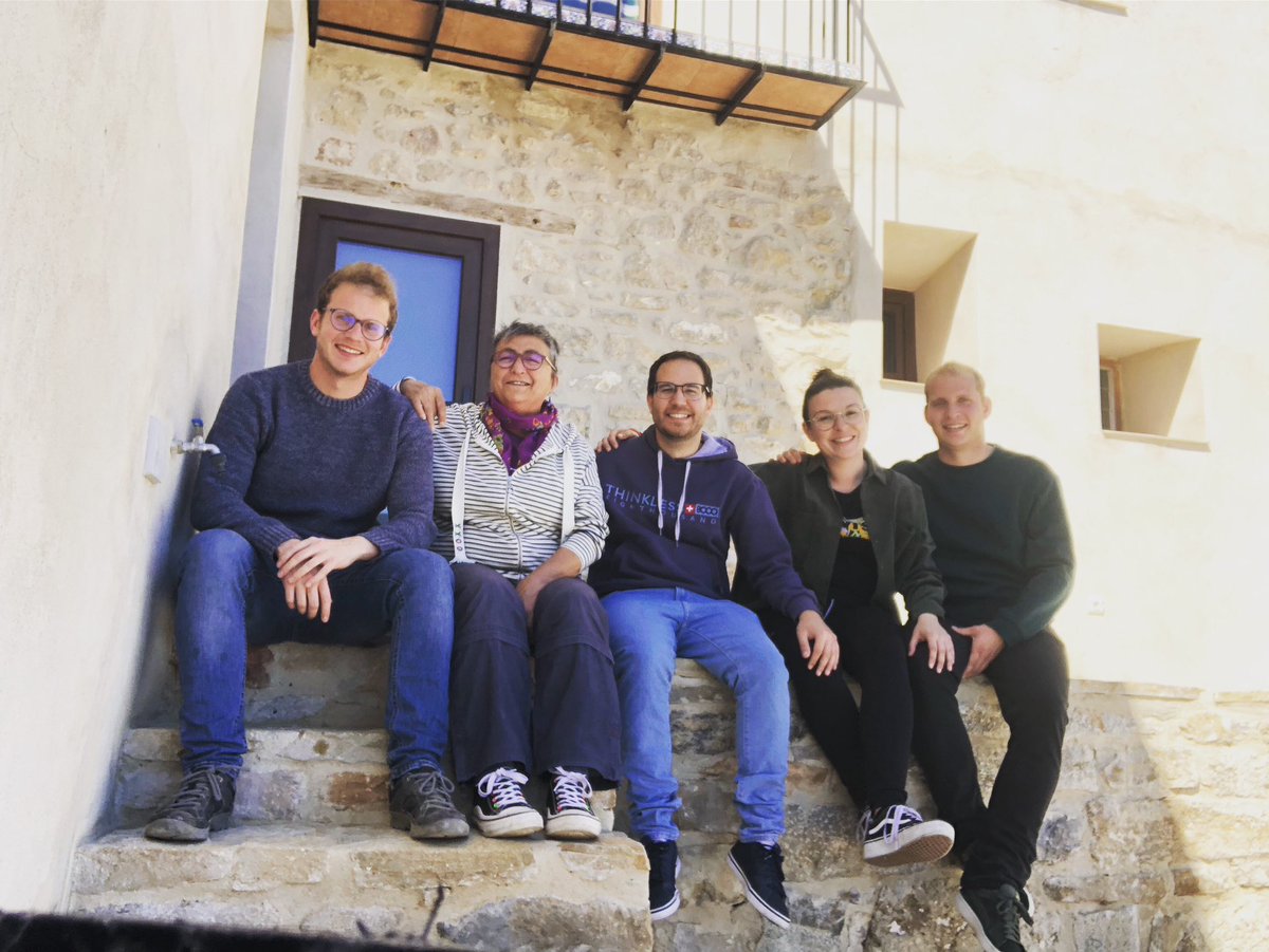 Avui, presentem l’equip de Viu Villores.
El nostre propòsit no és un altre que el de millorar la vida de les persones que viuen al nostre poble. 
Volem transformar el poble, omplir-lo d’oportunitats i fer d’un Villores viu.

#ViuVillores #Villores