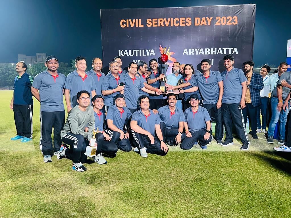 Those who know me personally might find it hard to believe, but yes I played a formal cricket match - did bowling, batting AND fielding!!

And yes, We won!!!

It was really a fun filled match with seniors and colleagues as a part of #civilservicesday celebration!
@ias_kundan