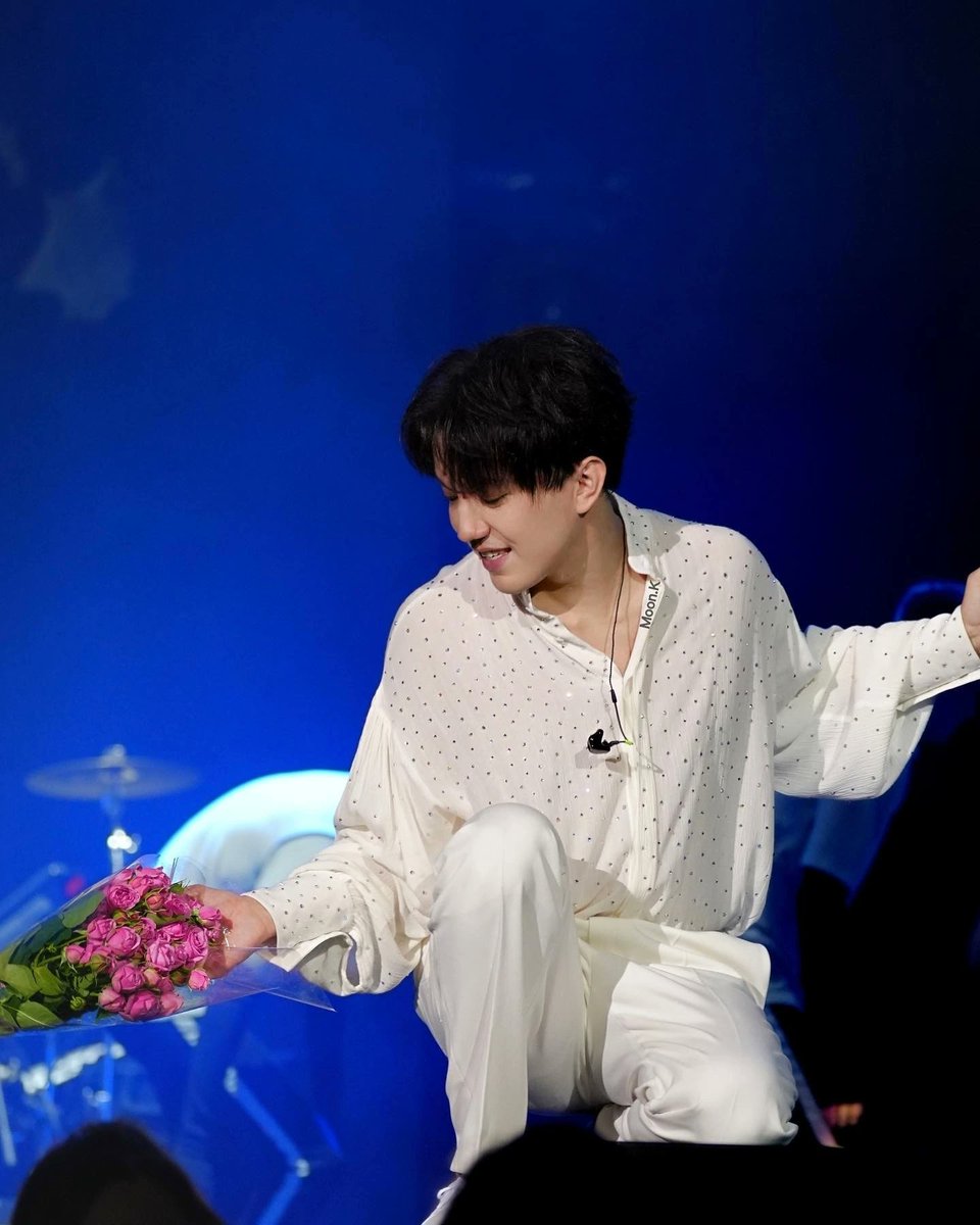 Dimash_EurasianDears tweet media