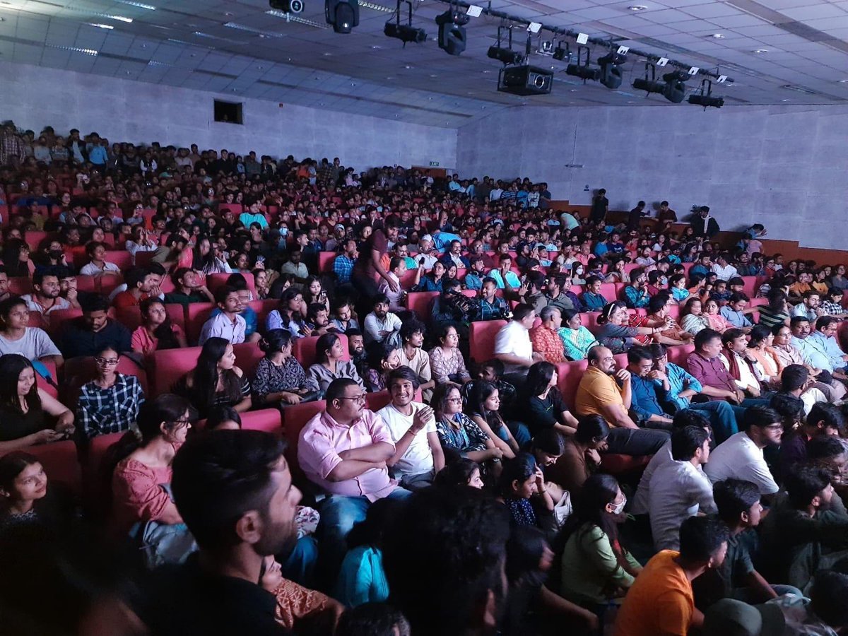 jnutf19's tweet photo. #TheKeralaStory premiere at JNU has received tremendous response. Do watch it before having an opinion about it. A wonderful movie on a daring subject. Spine-chilling realistic acting by the star cast. https://t.co/rxr36halgs
