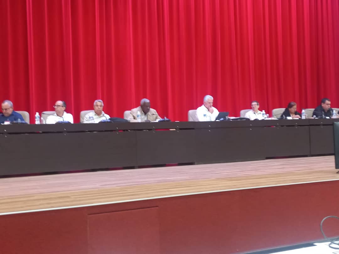 Concejo_ccs's tweet image. Delegación Venezolana se distribuyó en las mesas técnicas para dar los aportes necesarios en el Encuentro Internacional que se desarrolla en la Habana, Cuba

@jimmygudino 

#TrabajadoresConMaduro #2May