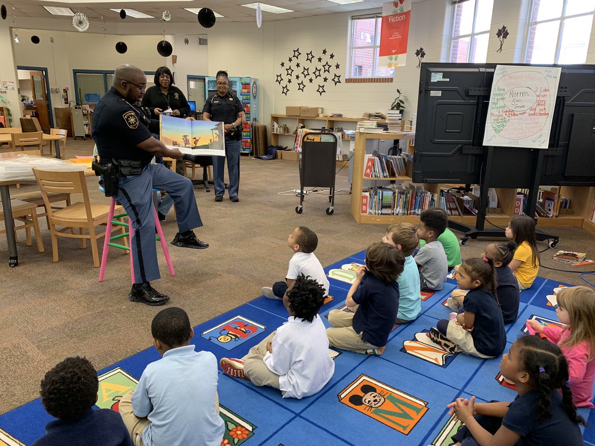 <a href="/Benteenprek/">PRE-K Benteen</a> enjoyed hearing a story read by officers from the Fulton County Marshal Department for #booksandbadges. <a href="/docdrewlovett/">Andrew Lovett Jr., Ph. D.</a> <a href="/DrCSLPadgett/">Christian SL Padgett</a> @BenteenIBPYP <a href="/PrincessS2003/">Princess S</a> <a href="/MsFree_SC/">SchoolCounselorsRock</a> <a href="/APSMediaServ/">APS Media Services</a>