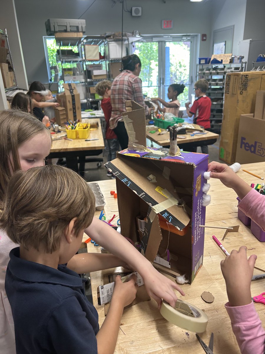 atlantaSTEAM's tweet image. #tinkering with forces, balance, motion -making #cardboardengineering marble runs #upcycling #prototype #PYP #inquirymindset ⁦@AISLearns⁩ #aisSTEAM