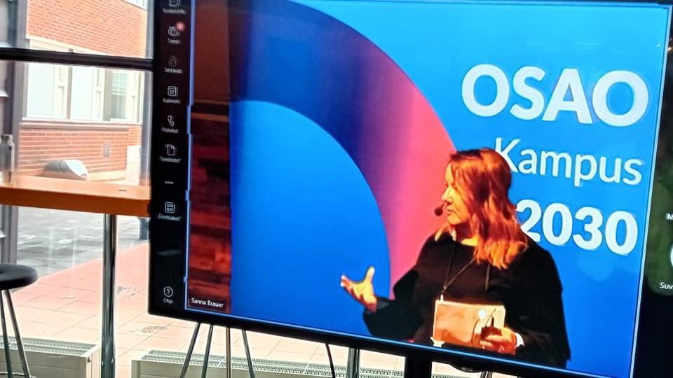 Juontaja kiittää  @VMLamppu <a href="/KeranenPetri/">Petri Keränen</a> <a href="/VartiainenMarja/">Marja Vartiainen</a> <a href="/JarkkoNiiranen/">Jarkko Niiranen</a> <a href="/MiinaAnniina/">Miina-Anniina Heiskanen | SDP🌹</a> 
Itse uskon vahvasti siihen, että OSAOlla on paljon annettavaa Oulun alueen ja koko Pohjois-Suomen vetovoimaisuuteen. Me emme rakenna seiniä vaan kokonaan uutta toimintakulttuuria.