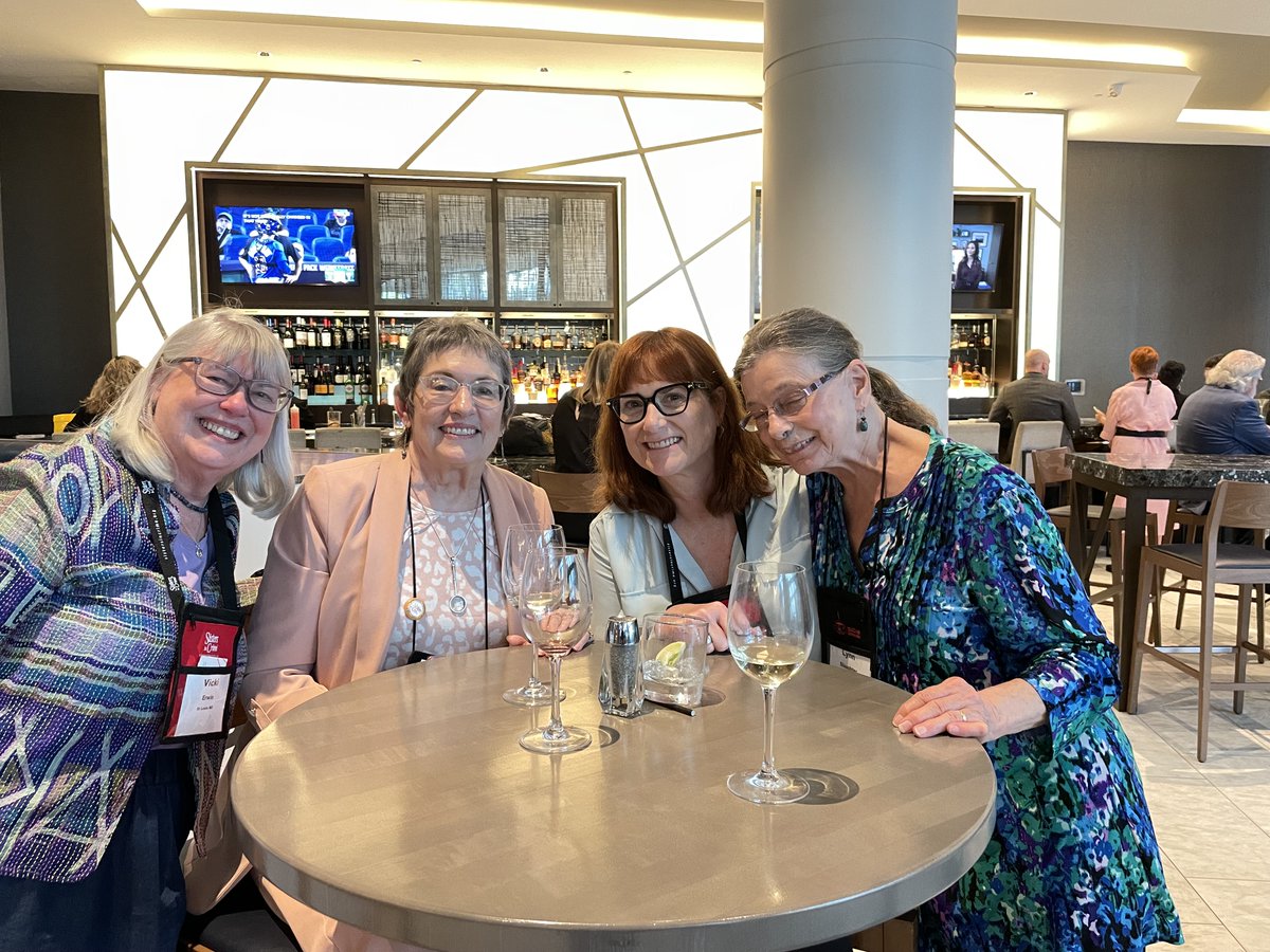 Hey, we know these cool writers! How fun to see alumni & mentors meeting up at Malice Domestic in Washington DC! 🔍🕵️‍♀️

Thank you Vicki Erwin for sending in this group shot -- Pictured from left to right: Vicki Erwin, Victoria Thompson, Nancy Parra, Lynn Slaughter.