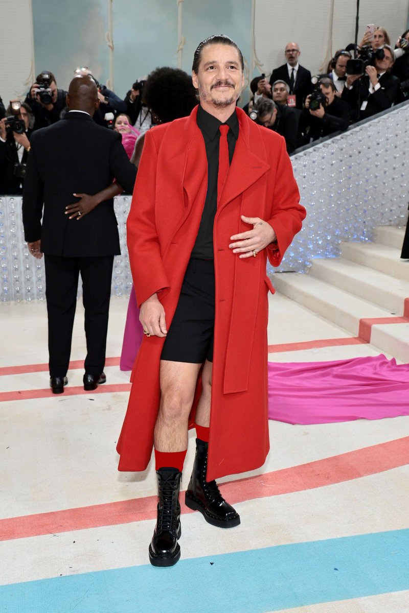 CDpetee's tweet photo. Pedro's outfit with black shirt, red tie and red socks.  I think the red socks would have made his boots pop a lil' better.  #FunWithPhotoshop #PedroPascal https://t.co/dZSUrDr42D