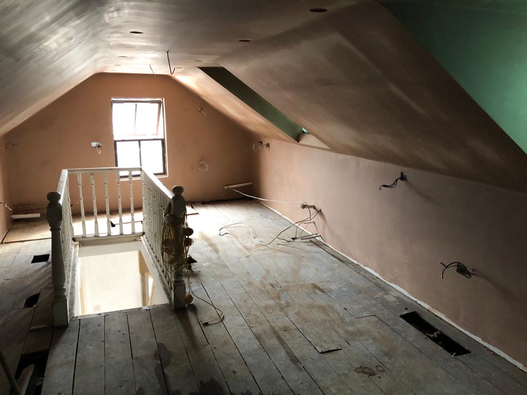 KenzokuP's tweet photo. More progress at Riverside Road, as the attic room has now been plastered. We have also installed brand new, larger windows, providing views across the river and cathedral.
#propertydevelopment #renovation #propertyrenovation #propertyproject https://t.co/AvHjBFC2vd