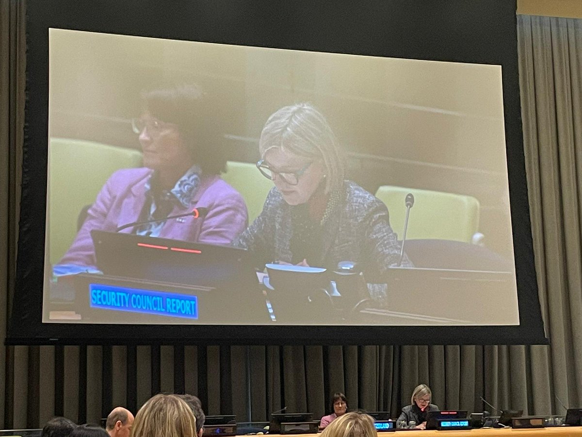 Security Council Report (@scrtweets) on Twitter photo 💡 .<a href="/swiss_un/">SwitzerlandUN</a>🇨🇭 <a href="/SwissAmbUN_NY/">Pascale Baeriswyl</a> and <a href="/SCRtweets/">Security Council Report</a> Executive Director <a href="/LandgrenKarin/">Karin Landgren</a> at the launch of SCR's new research report on #UNSC Working Methods.
📕 Read: bit.ly/3AIZMVU
📑 PDF: bit.ly/44fcpWh
📨 Subscribe: bit.ly/3AwYSel 💡 .<a href="/swiss_un/">SwitzerlandUN</a>🇨🇭 <a href="/SwissAmbUN_NY/">Pascale Baeriswyl</a> and <a href="/SCRtweets/">Security Council Report</a> Executive Director <a href="/LandgrenKarin/">Karin Landgren</a> at the launch of SCR's new research report on #UNSC Working Methods.
📕 Read: bit.ly/3AIZMVU
📑 PDF: bit.ly/44fcpWh
📨 Subscribe: bit.ly/3AwYSel