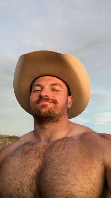 Happy 💪🏽🌾 https://t.co/XLII8CbjWt<a href="/tag/fitness"class="tags"><span>#fitness</span></a><a href="/tag/flex"class="tags"><span>#flex</span></a>