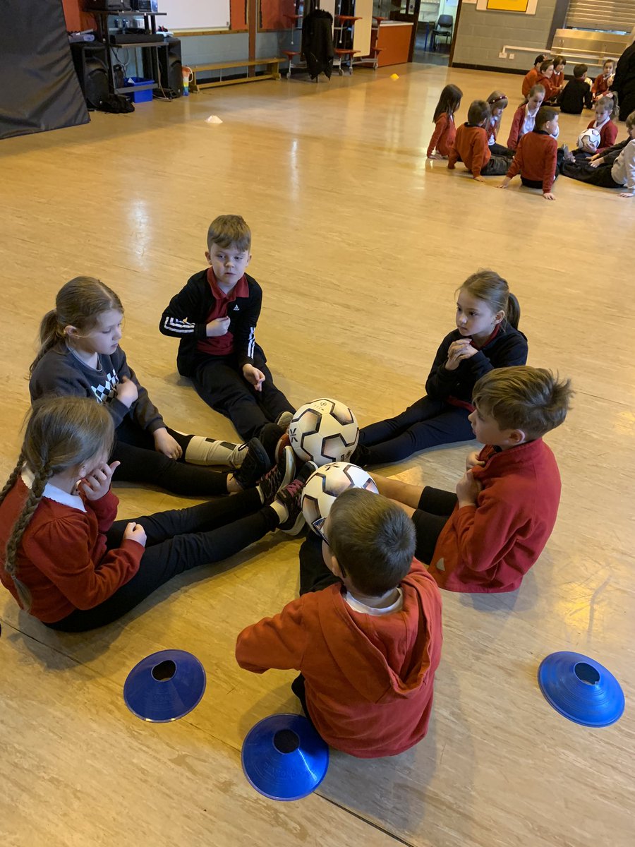 MissHillyear's tweet photo. We had fun trying some football warm-up games today with coaches from @BonessUnited_FC ⚽️ #BPSHealthWeek https://t.co/YbVN77tVB9
