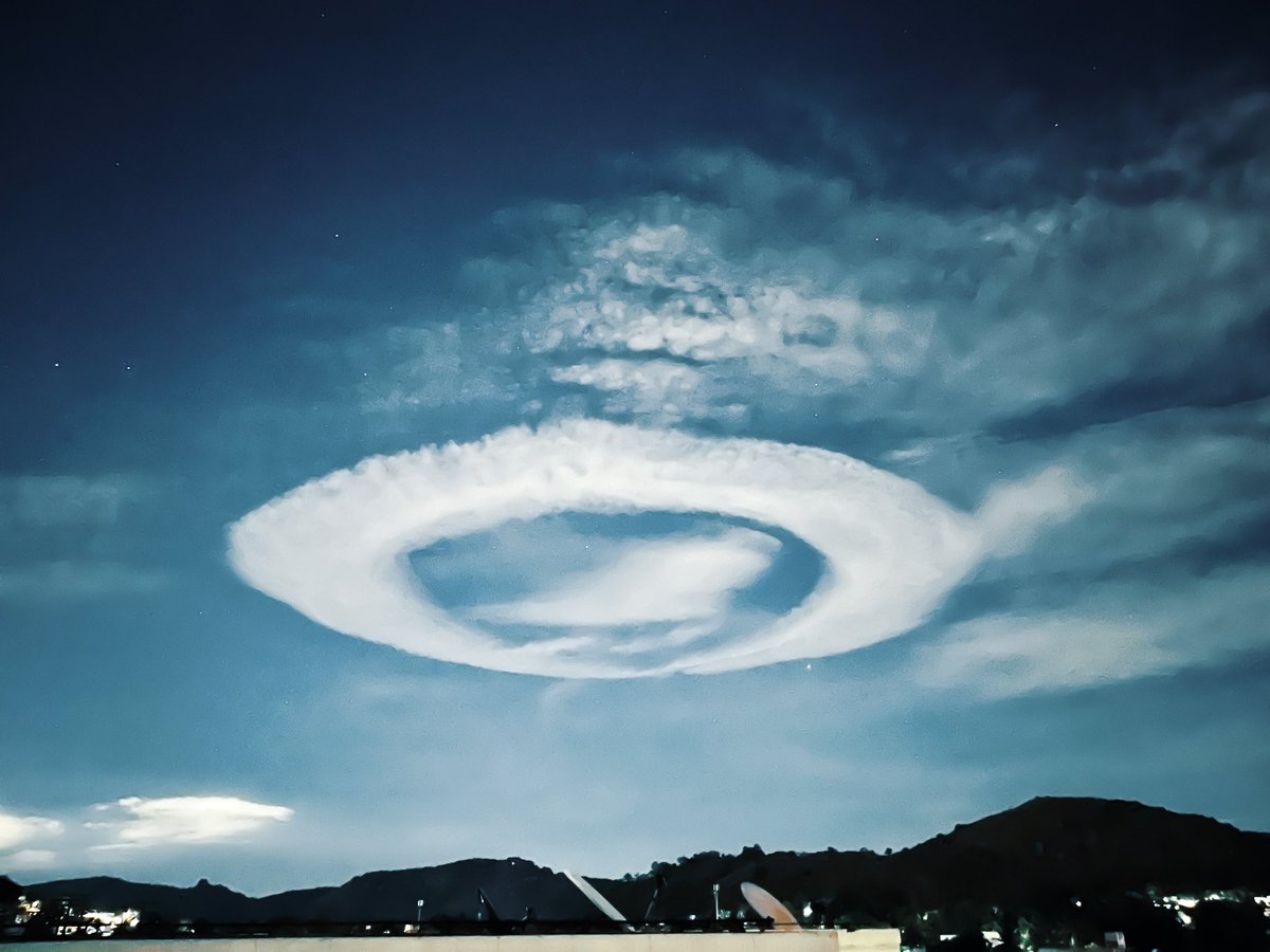 tomsamram's tweet photo. "Just saw a breathtaking #cloudIRing in the sky! ☁️ #nature  #skygazing" https://t.co/rDUFq7ZerG