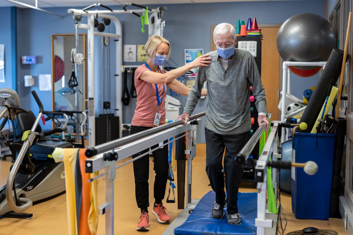 UHN's tweet image. May is #NationalPhysiotherapyMonth!

UHN Physiotherapists help patients restore mobility and function, in the face of an injury or illness.🏃

In recognition of PT month, we sat down with five PTs, to learn more about what motivates their work → bit.ly/44xXgzw