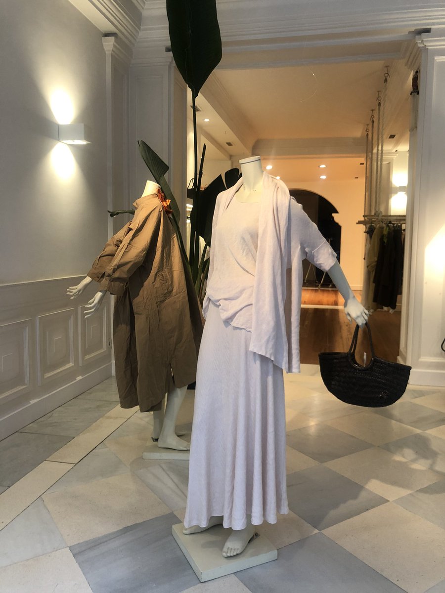 MariaAlonsoPna's tweet photo. Feliz comienzo de semana!! 😘 #moda #fashion #LookOfTheDay #outfitoftheday #boutique #mariaalonso #Pamplona #Navarra https://t.co/Gax2DCf2iL