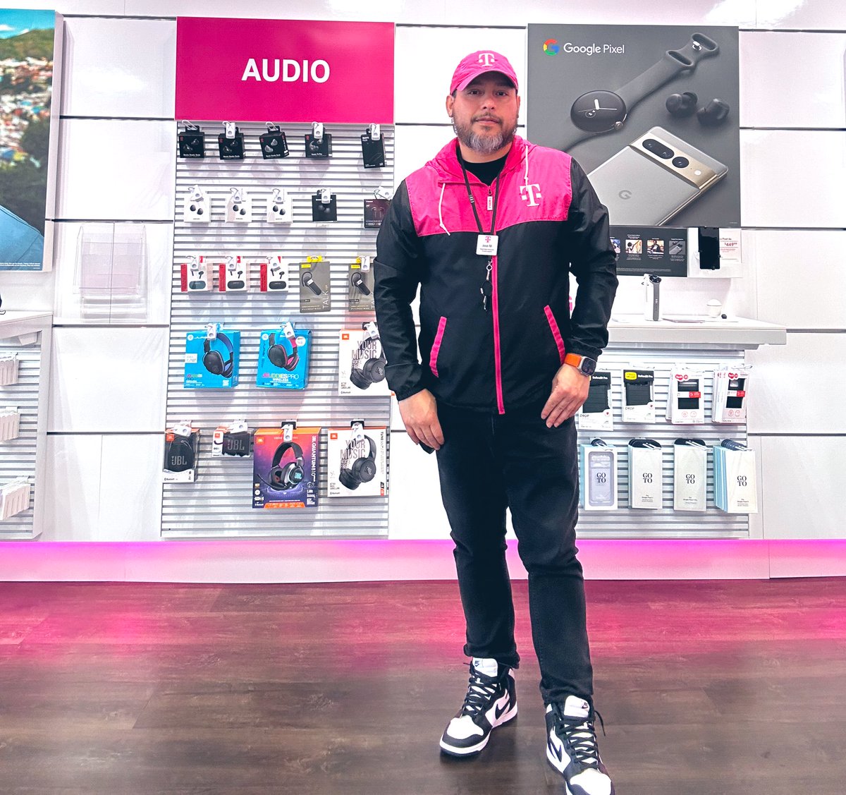 JovCryptoPlug's tweet photo. What you think about my #MagentaSwag #tmobile #TmobileTuesday #HudsonHeat #WNY8300 https://t.co/enfpHcsiET