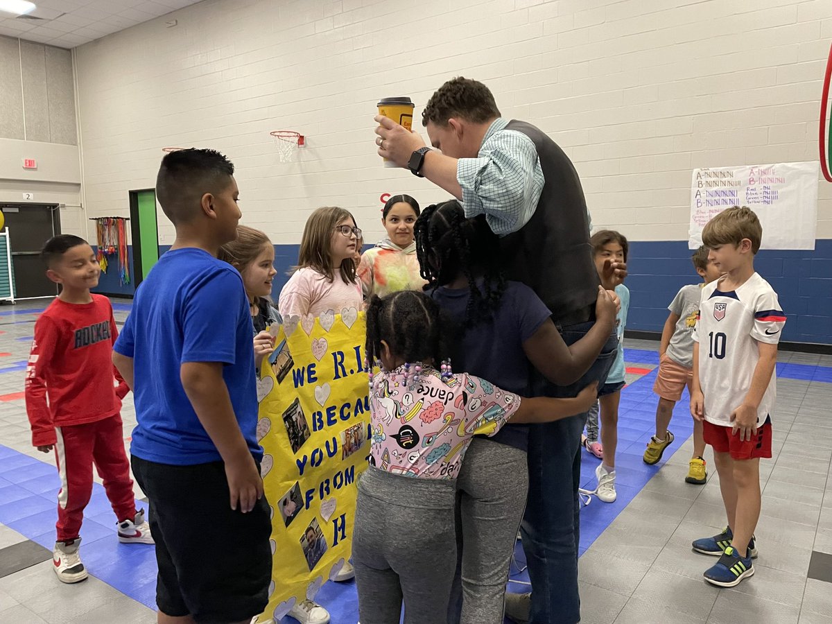 Club Rewind staff and students appreciate our amazing principals! @Hamilton_Lions @sagepap @CyFairYeager @tylerhartCyFair