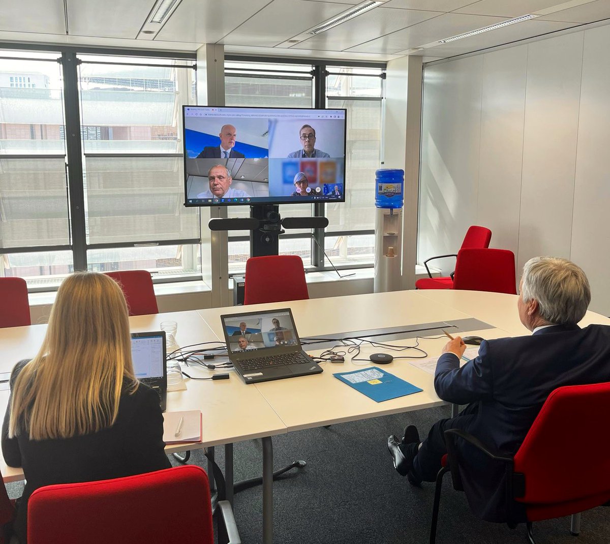 dreynders's tweet photo. Good exchange with @TUIGroup CEO Sebastian Ebel and team on 🇪🇺 review of the Package Travel Directive #PTD. 🇪🇺 goal is to ensure high level of consumer protection in times of crisis while guaranteeing the competitiveness of package travel sector @ThomasEllerbeck @PastleitnerRalf https://t.co/1tjaTxGKIP