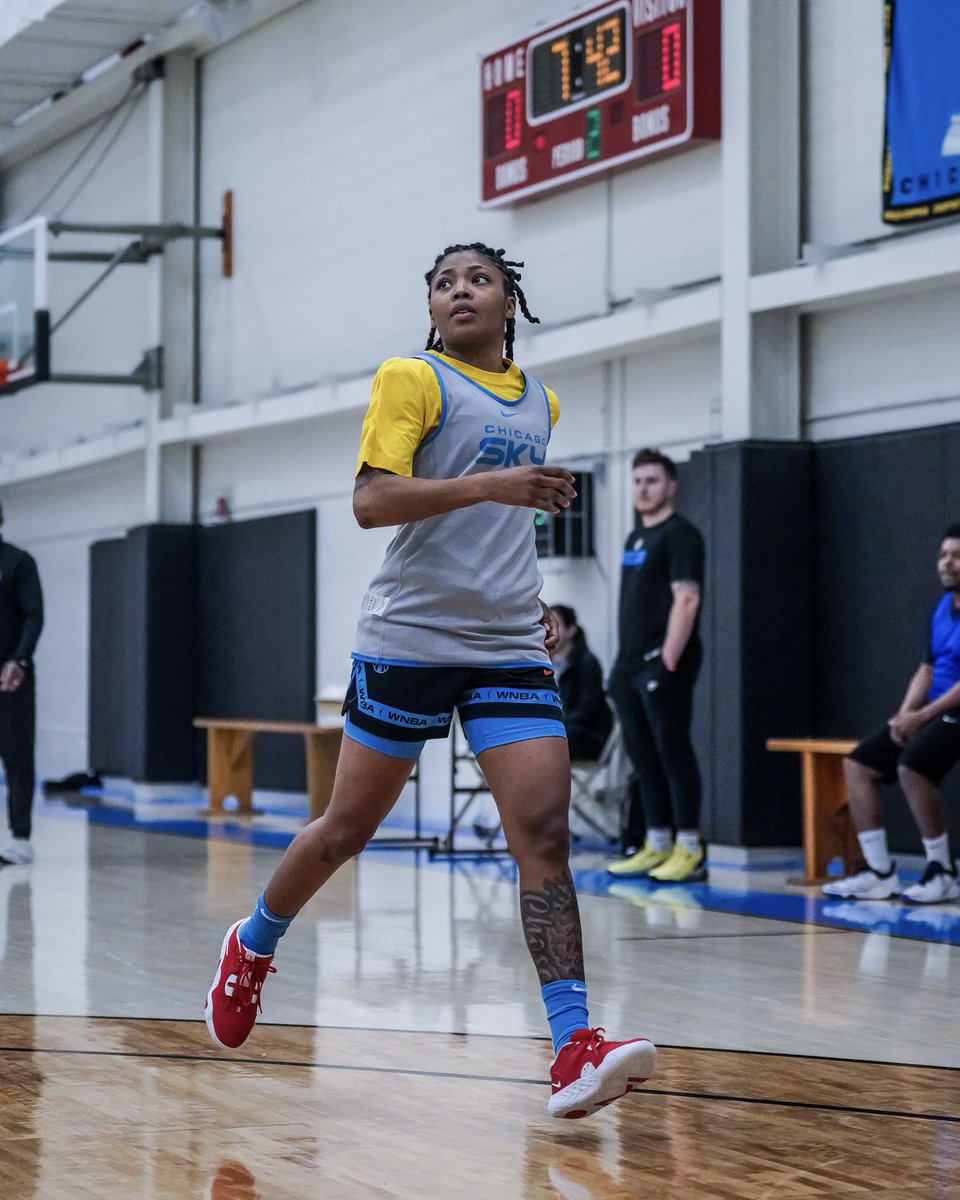 We heard y’all wanted to see <a href="/angthegoat15/">Angel Baker</a> in Sky colors? 😏