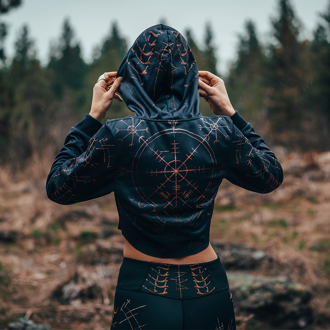 We_Are_Lunafide's tweet photo. Fierce AF 🤩🖤🔥
#Breakboundaries #Viking #Bindrunes #Art #Artist #Apparel #Viking #Norse #Norsemythology #Wearableart https://t.co/5GnscPtHK3
