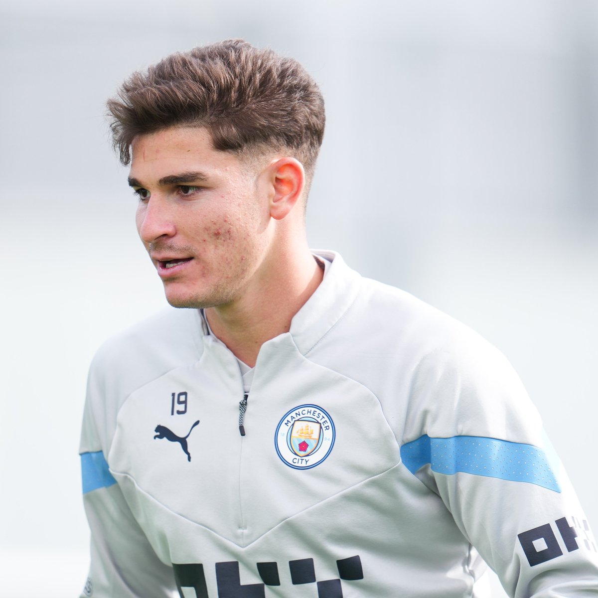 تركيز كامل من العنكبوت 🕷

#السيتي | @julianalvarezzz