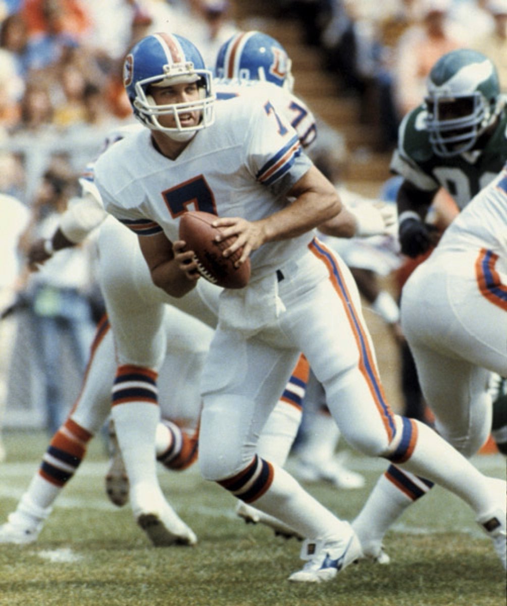 ChrisRaff7's tweet image. Happy @johnelway Day!!! Dear @Broncos, @EmpowerField NEEDS a John Elway Statue!!! #Broncos #BroncosCountry #40Years