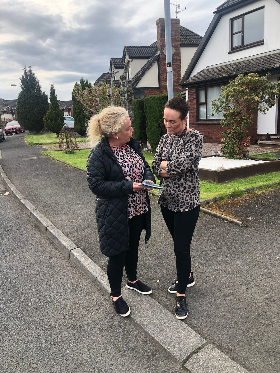 DeclanKearneySF's tweet image. Listening to the concerns of local people in Portmore Hall &amp;amp; Weavers  Meadow #Crumlin tonight: 

Explaining Sinn Féin’s commitment to #WorkingForAll &amp;amp; to making politics work:

In these areas we are asking constituents to vote @MaighreadNiChon number 1️⃣
@annemarielogue number 2️⃣