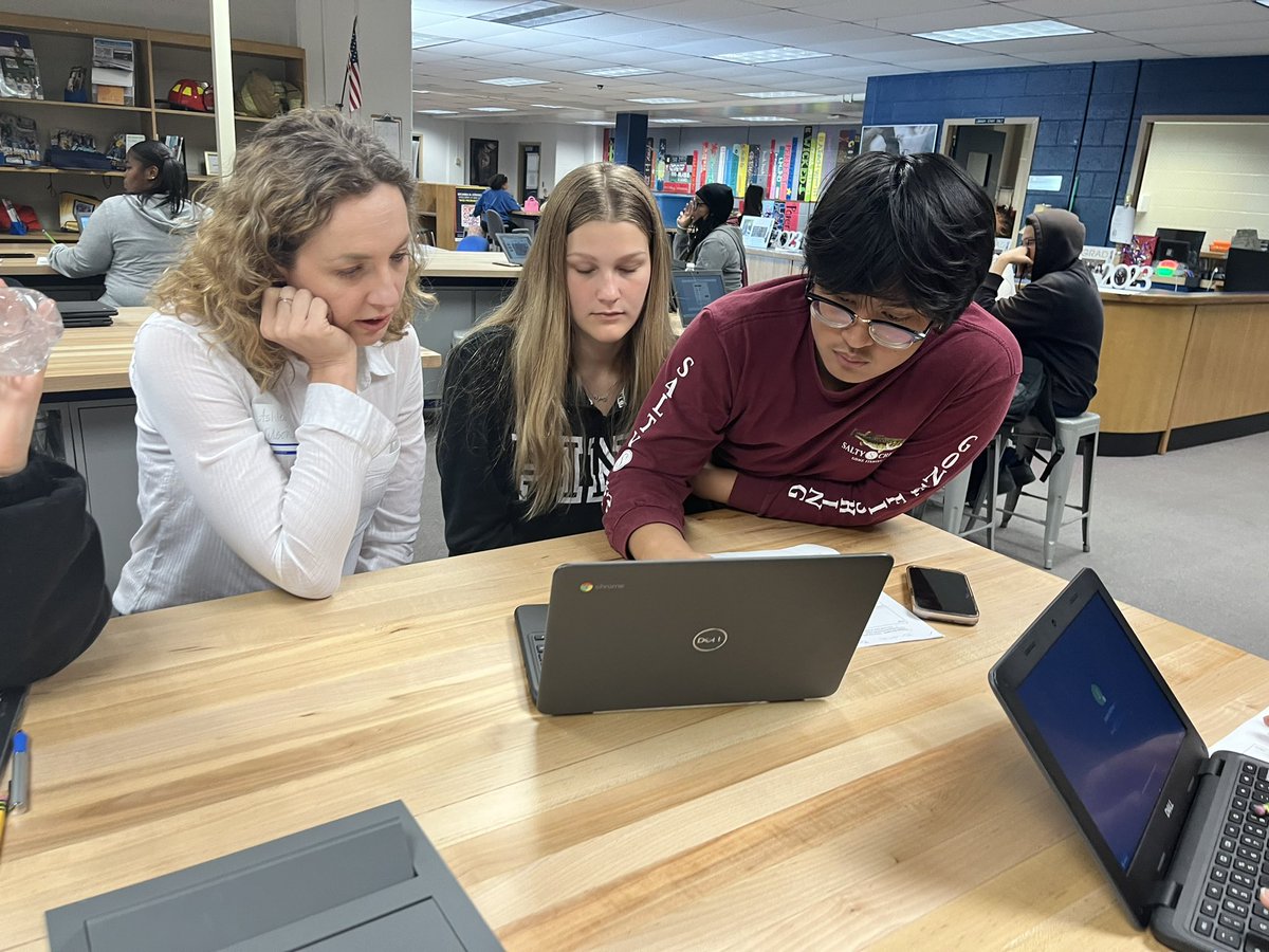 MrQuillen's tweet image. Huge shoutout to @ashontheradio and @975WAMZ for stopping by @FairdaleHigh today to talk to my students about scripting their PSAs. Hearing from an expert is such a game changer for students. The power of words should never be underestimated. #jcpsdigin #kyiln #fairdale4life