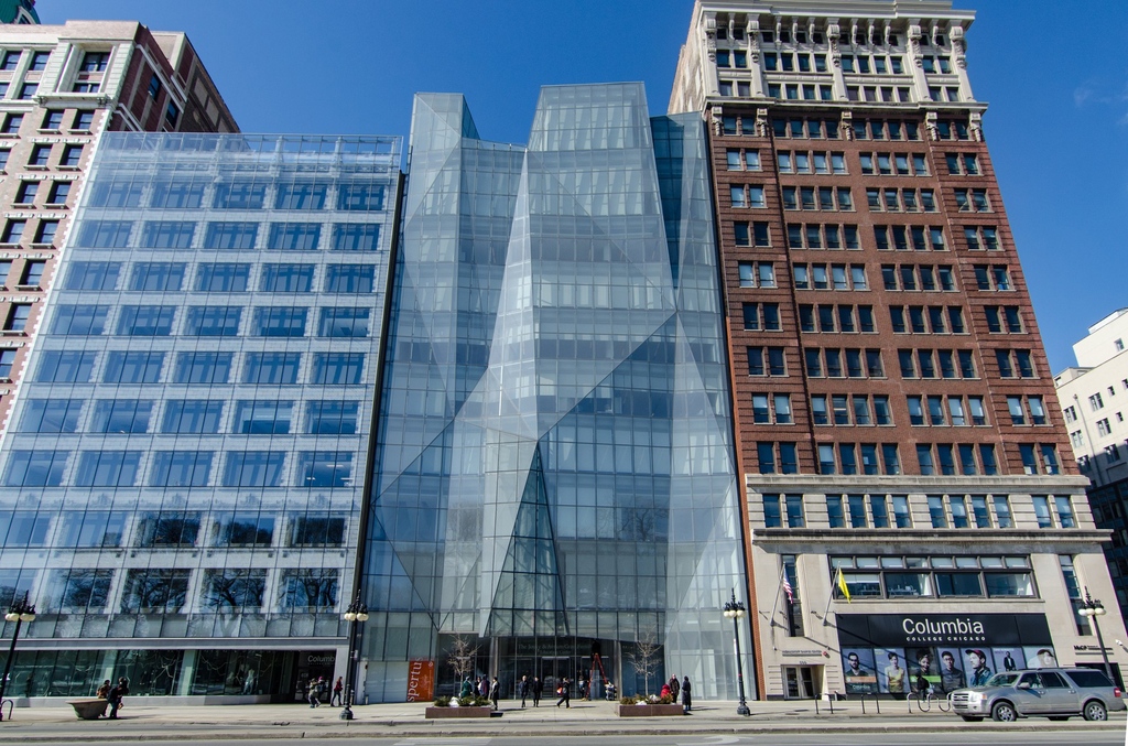 A couple of fun facts about the <a href="/Spertus/">Spertus Institute</a> building, designed by <a href="/KrueckandSexton/">Krueck Sexton Partners</a>:⁠ 1. The front facade is made of 726 individual windows in 556 different shapes.⁠ 2. The facility is powered exclusively by renewable energy. ⁠#Chicagoarchitecture #sustainablearchitecture