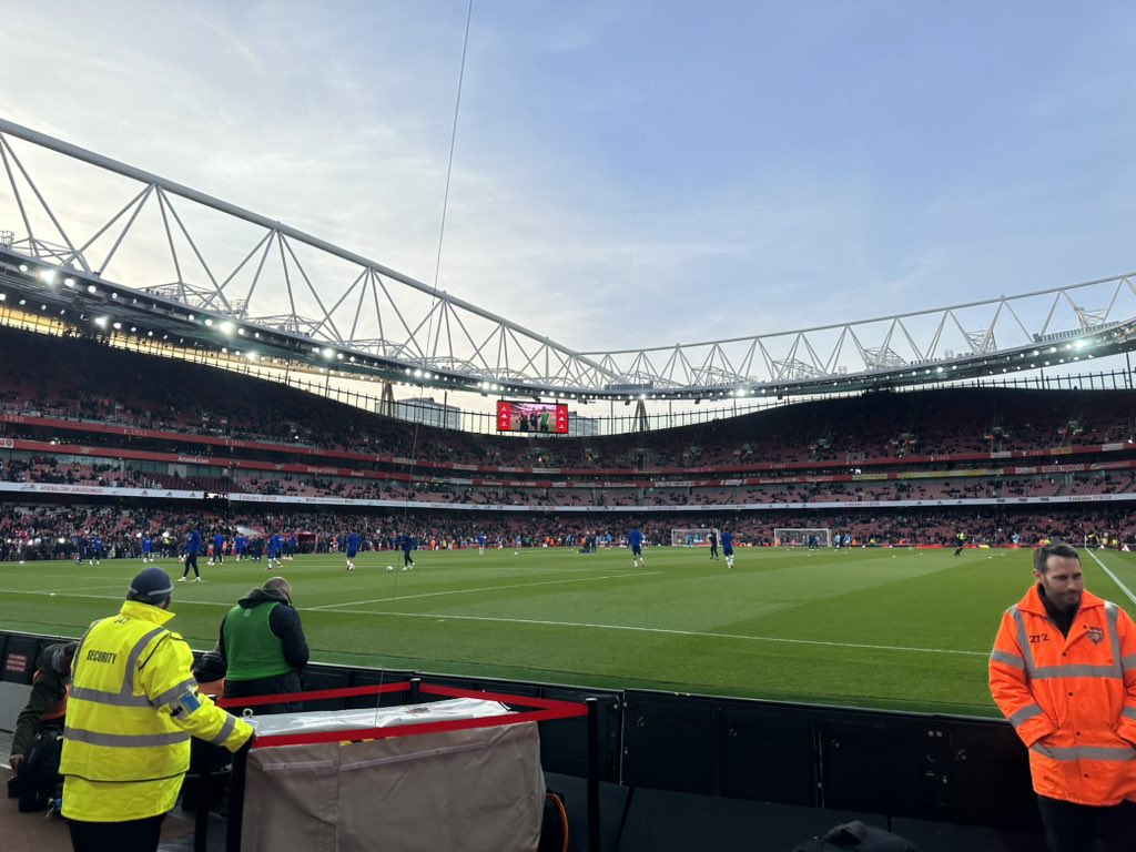 brienwulff's tweet photo. #OnlyTeamInLondon https://t.co/s82eRgIbyL