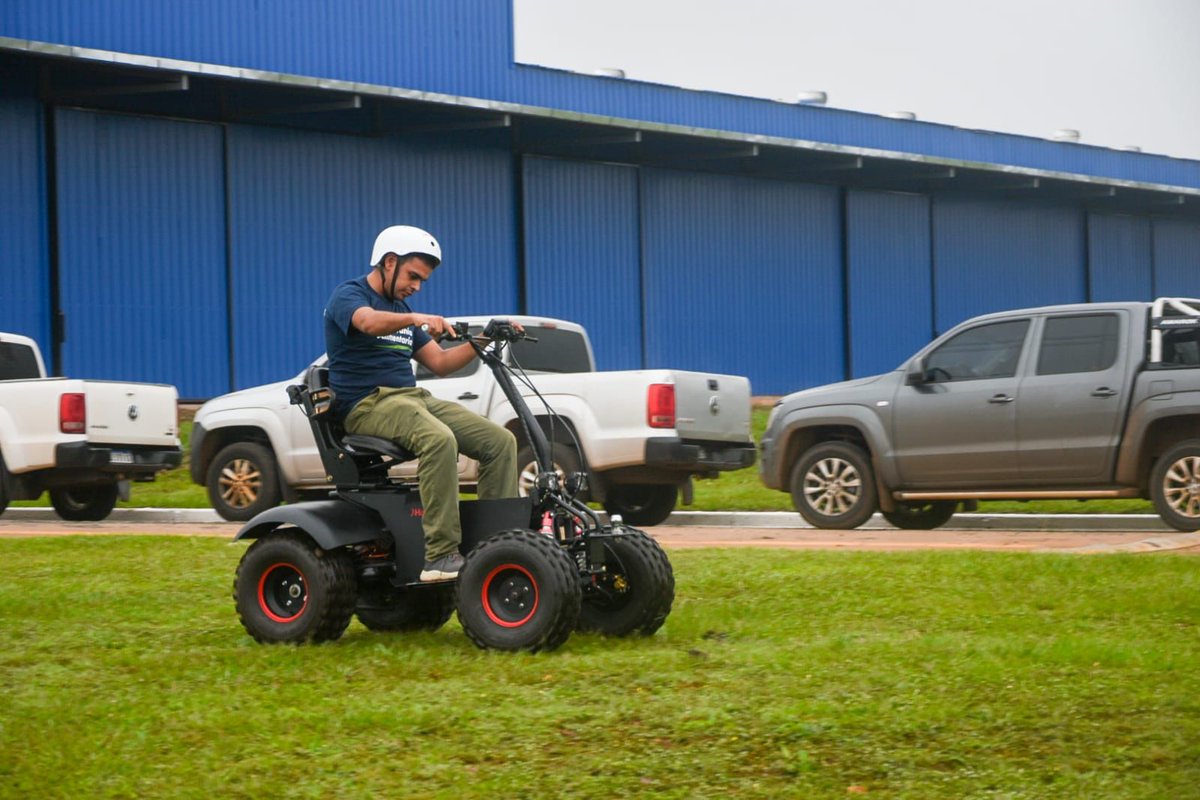Presentamos Hoy el Wakure Serie A. Minitractor Eléctrico para la Agricultura Familiar, 40 km. de autonomía, 3hs. de carga, potencia de arrastre de 1000 kg. Junto a <a href="/mrmartingonzalo/">Martin Bueno</a> <a href="/miguel_sedoff/">Miguel Sedoff</a> <a href="/Arce_Carlos_/">Carlos Arce</a> <a href="/INYMArg/">Insti.Nac.Yerba Mate 🇦🇷</a> <a href="/martaferre/">MartaFerreira(Martita)</a> 
👉bit.ly/3Vmrl0N