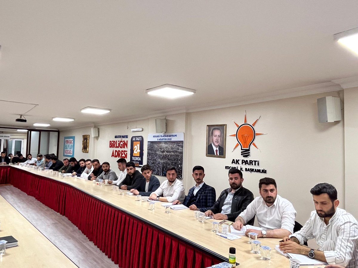 caglayancgty's tweet photo. Saha çalışmalarımızı değerlendirdiğimiz İl Yürütme ve Yönetim Kurulu toplantılarımızı gerçekleştirdik. https://t.co/CuQicVK6UK