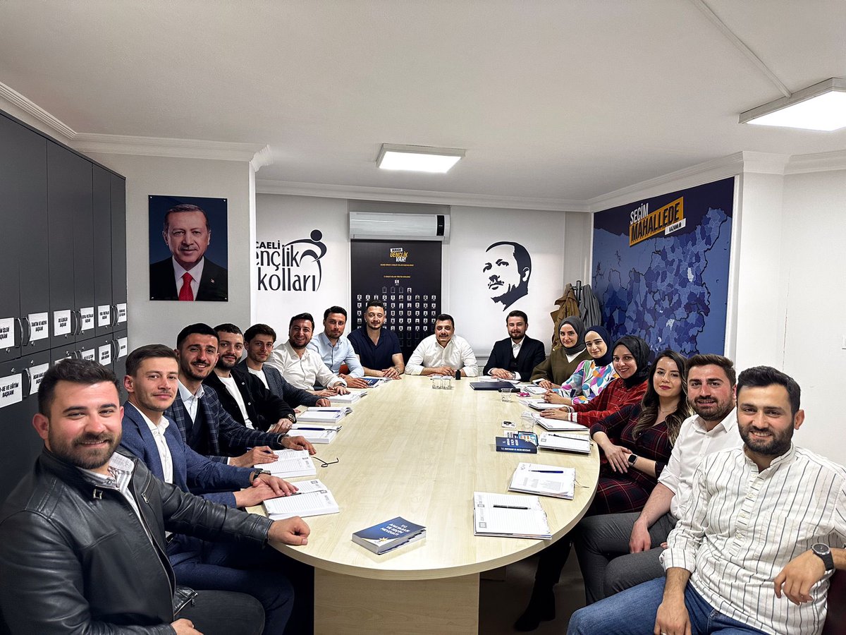 caglayancgty's tweet photo. Saha çalışmalarımızı değerlendirdiğimiz İl Yürütme ve Yönetim Kurulu toplantılarımızı gerçekleştirdik. https://t.co/CuQicVK6UK