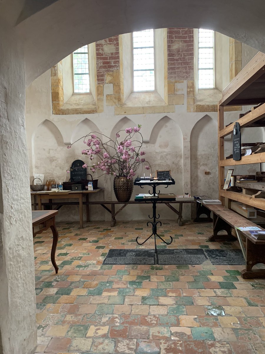 Vanmiddag bezocht ik de foto-expositie ‘<a href="/krewerd/">Krewerd</a> Cracks’. Fotograaf Monique Goossens legde de aardbevingsschade op een bijzondere manier vast. De kerk en de stilte maakten de beelden nog indringender. Nog te bekijken t/m 29 mei. <a href="/GroningerKerken/">Groninger Kerken</a> <a href="/kerkalspodium/">Kerk als Podium</a>