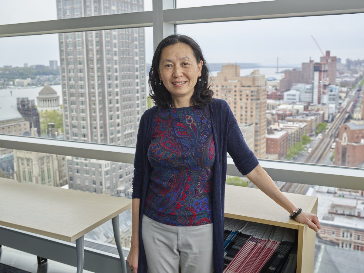 Congratulations to BME Professor and <a href="/CUSEAS/">Columbia Engineering</a>  Vice Dean Helen Lu for her company Werewool on winning The ELLE &amp; Polestar Design Towards Zero Award!

Read more about Werewool and their award at bit.ly/41YMEb0

📷 by <a href="/YangXiaoBME/">Yang Xiao</a>