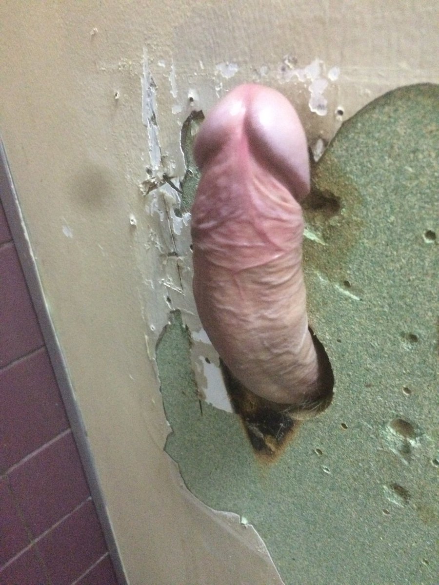 sneakers_sniff's tweet photo. My classmate took a picture of my dick when he sucked me through the gloryhole🥵 https://t.co/2DODvoJ9Sr