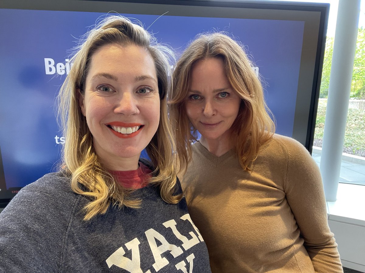 laciethorne's tweet photo. The legendary #StellaMcCartney stopped by #Yale University to discuss #sustainablefashion last week.

Stella met with student entrepreneurs to discuss ESG initiatives like traceability, resale, material sourcing and textile waste. https://t.co/zcQjNpnPfU