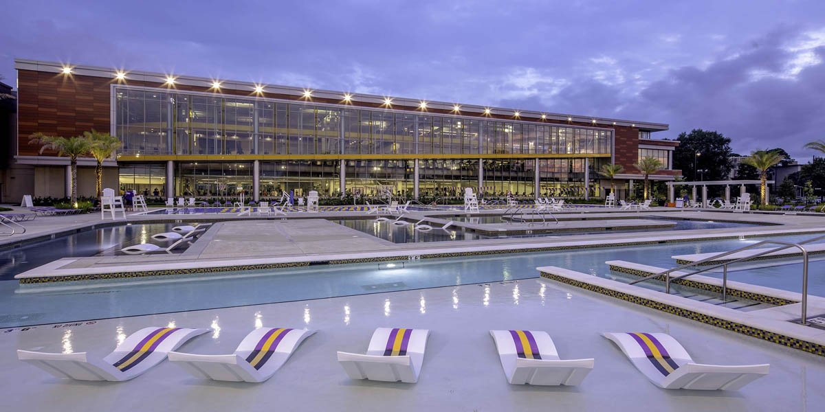niels_eichhorn's tweet photo. @thejohnlegg @LSU Do not forget their Rec facility 🙄 LSwho https://t.co/CzSGZymMpp