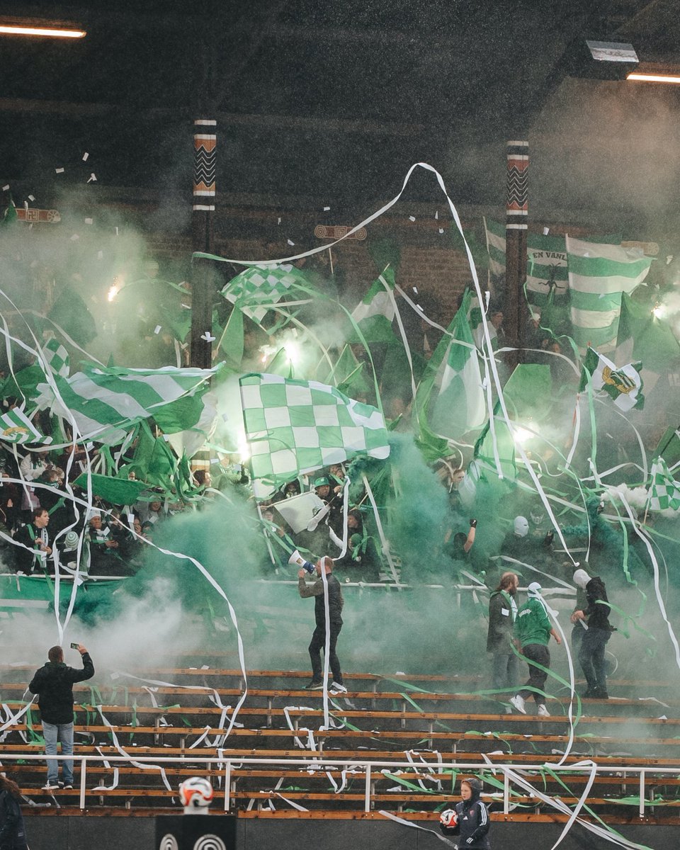 Stockholm Derby

Djurgårdens IF v Hammarby

#soccer #football #hammarby #djurgården