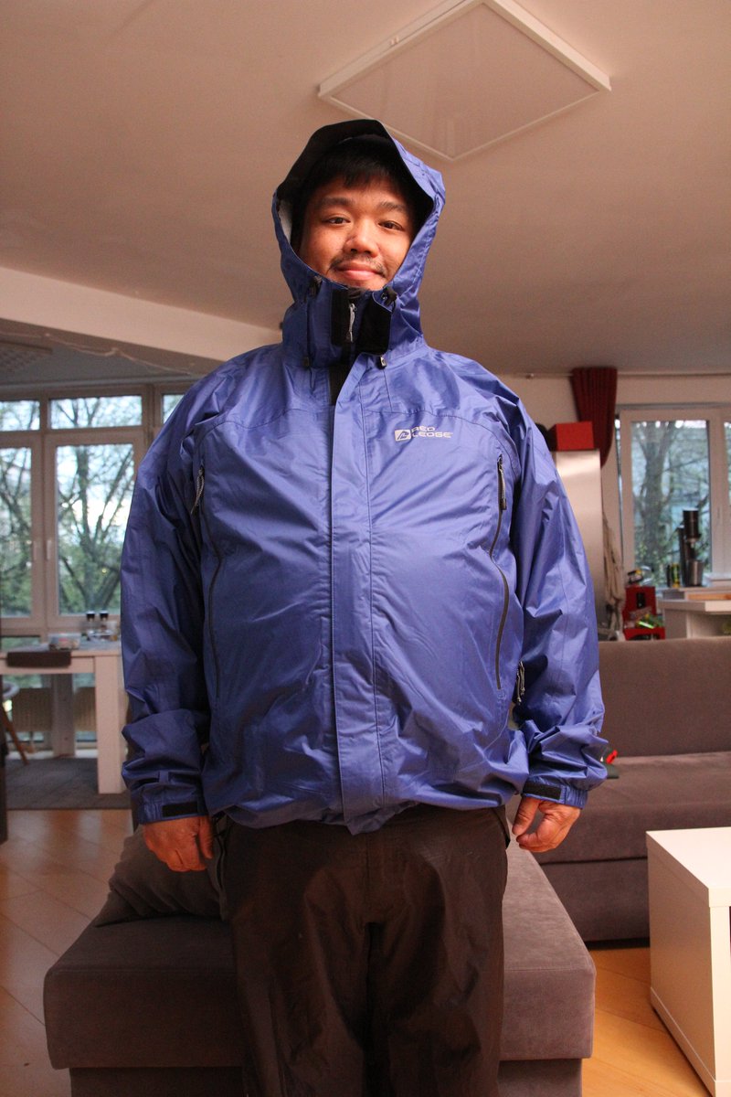 specialpaul's tweet photo. And here a other nice jacke - from RedLedge - The guys from @DeadliestCatch  wear this, too @engel_netze 
#specialpaul 
#RedLedge 
#DeadliestCatch 
#EngelNetze 
#Raingear 
#Rainwear 
#Offshore 
#Fischerei https://t.co/pZpUOeochm