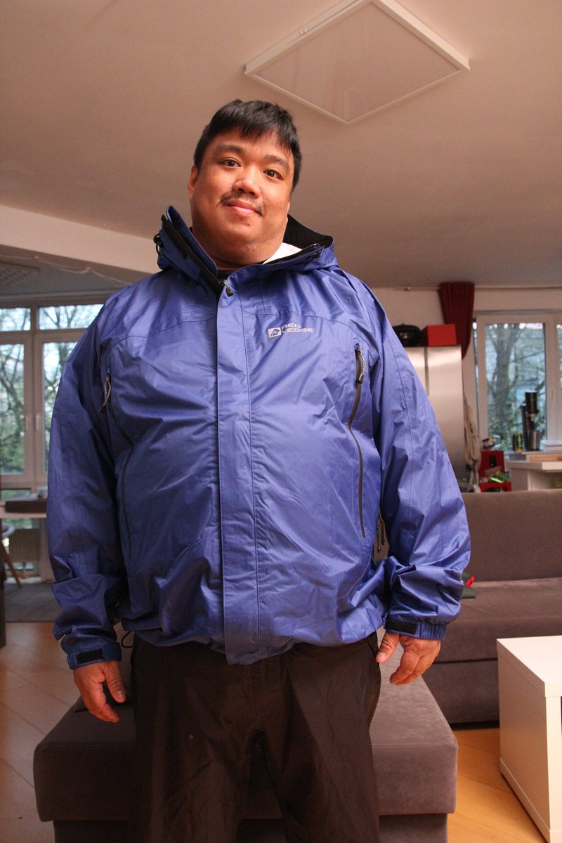 specialpaul's tweet photo. And here a other nice jacke - from RedLedge - The guys from @DeadliestCatch  wear this, too @engel_netze 
#specialpaul 
#RedLedge 
#DeadliestCatch 
#EngelNetze 
#Raingear 
#Rainwear 
#Offshore 
#Fischerei https://t.co/pZpUOeochm