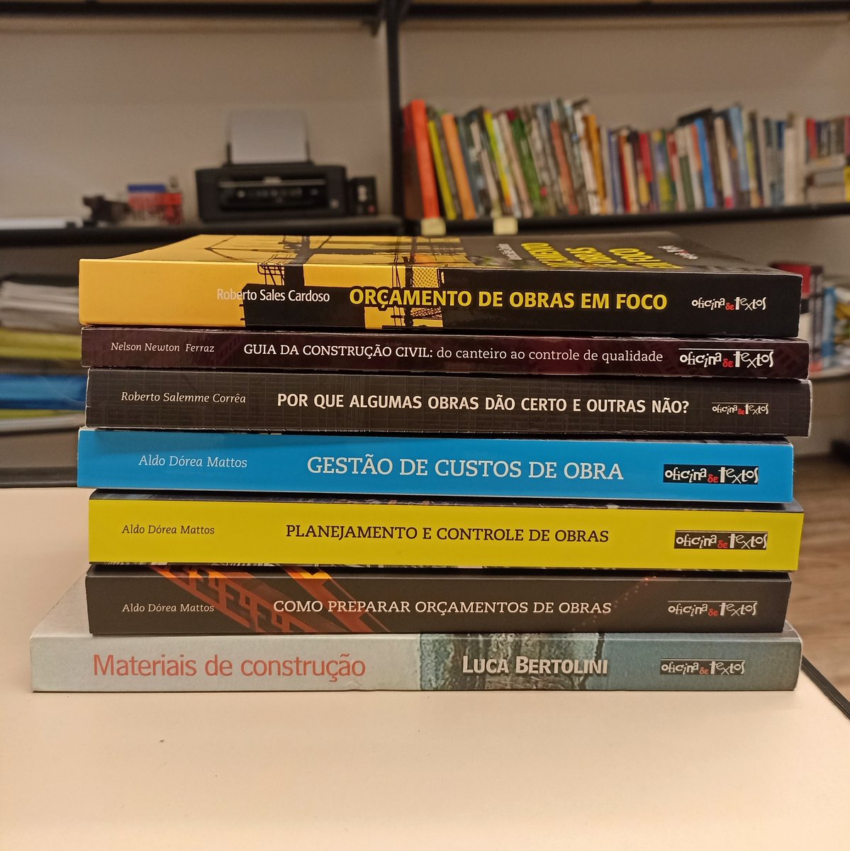 ofitexto's tweet photo. Parte do nosso catálogo de construção, com grandes títulos e grandes autores!
Você tem algum deles? 👀
#engenhariacivil #orcamentodeobra #engenhariadecustos
#engcivil #engenhariadiagnostica #ofitexto #construçãocivil #obracivil https://t.co/WbKsh3Sqxj