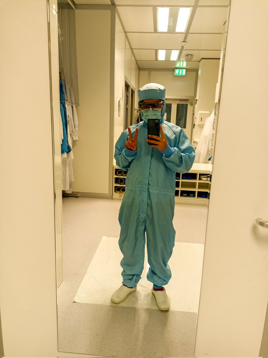JNClaro's tweet photo. What people                    What we
think physicists               actually
look like:                          look like: https://t.co/DobgQIYCeO