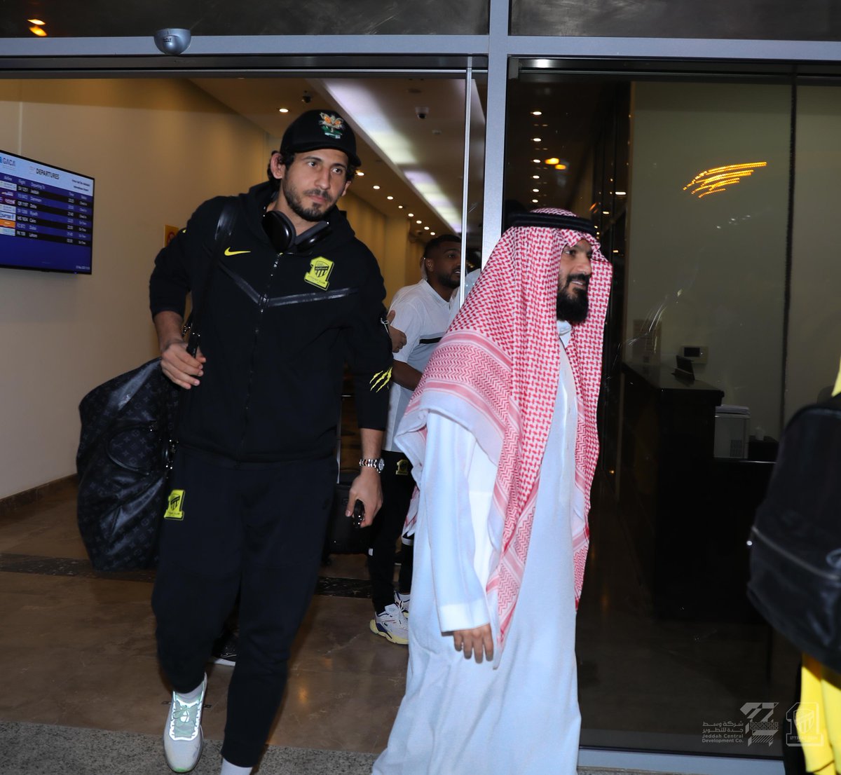 ittihad's tweet photo. 📸| العميــد في القصيـم 🛬🤩 https://t.co/ABfRVYFDXa