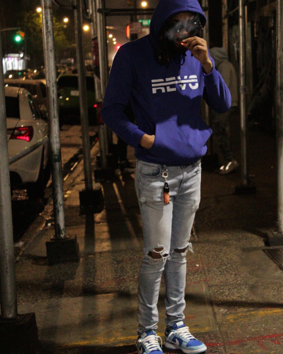 kidcam17o's tweet image. it won’t feel right if I let my nighas down , I was at the finish line &amp;amp; I turned around 💙 
#RichDreams 💰