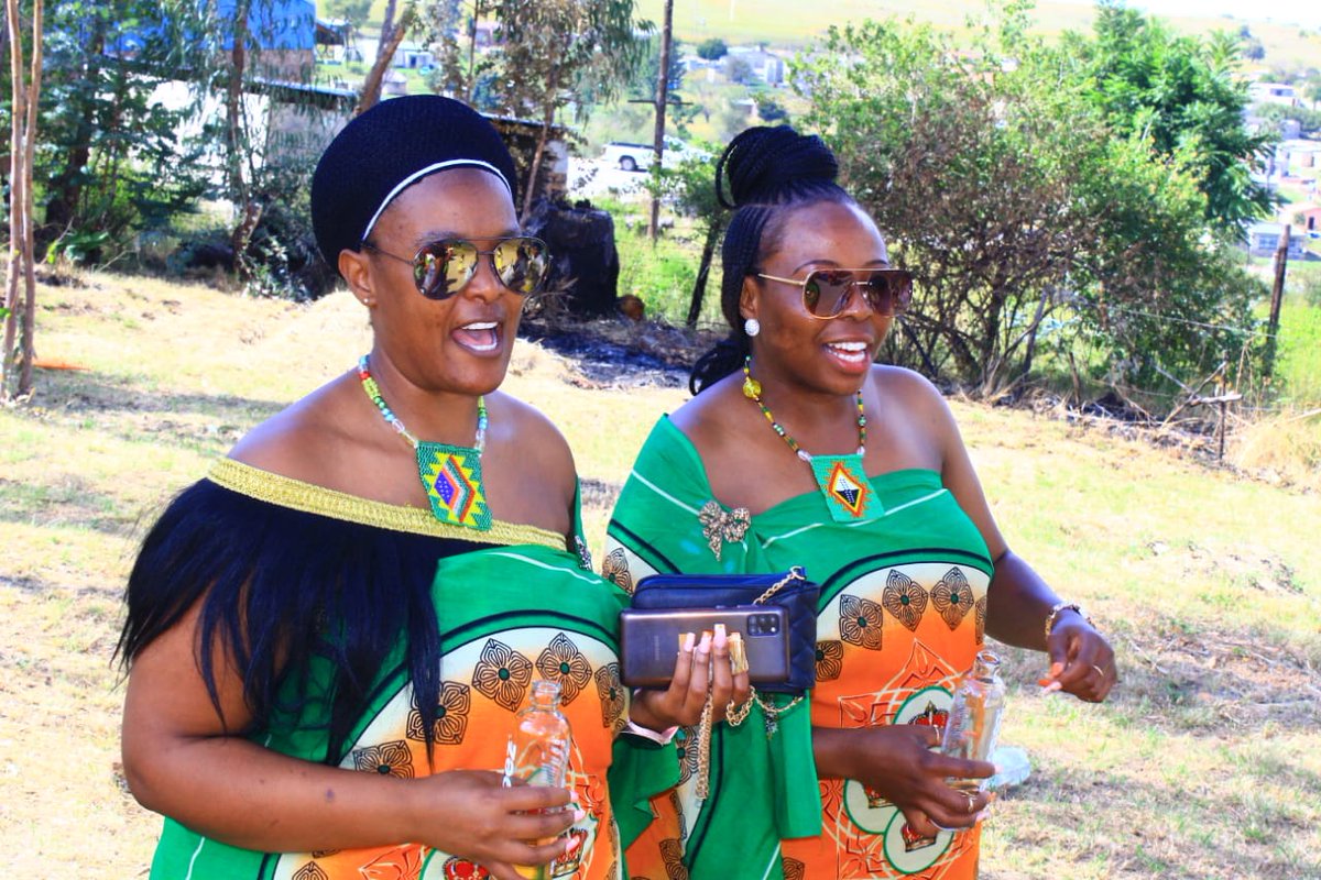 naMndawe's tweet photo. #AfricaMonth #swati #africanqueen #traditionalwedding https://t.co/c3KDcXe8ax